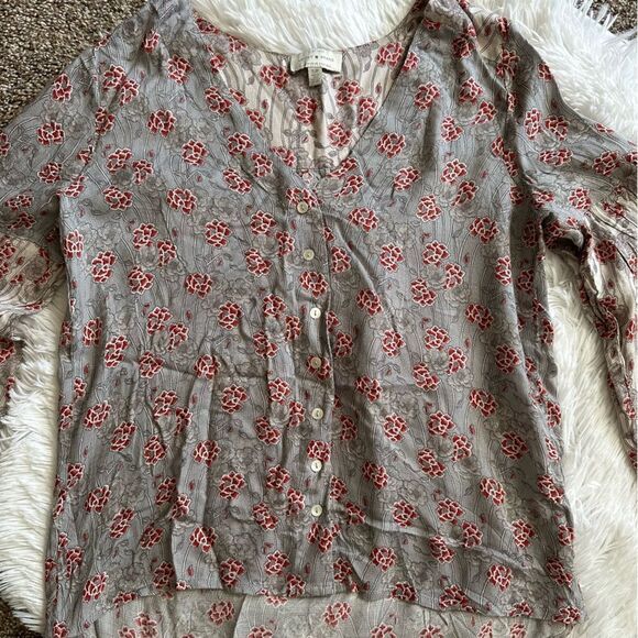 Lucky Brand Top Button Front Floral Gray Red Lightweight Womens Size Small - Picture 4 of 7